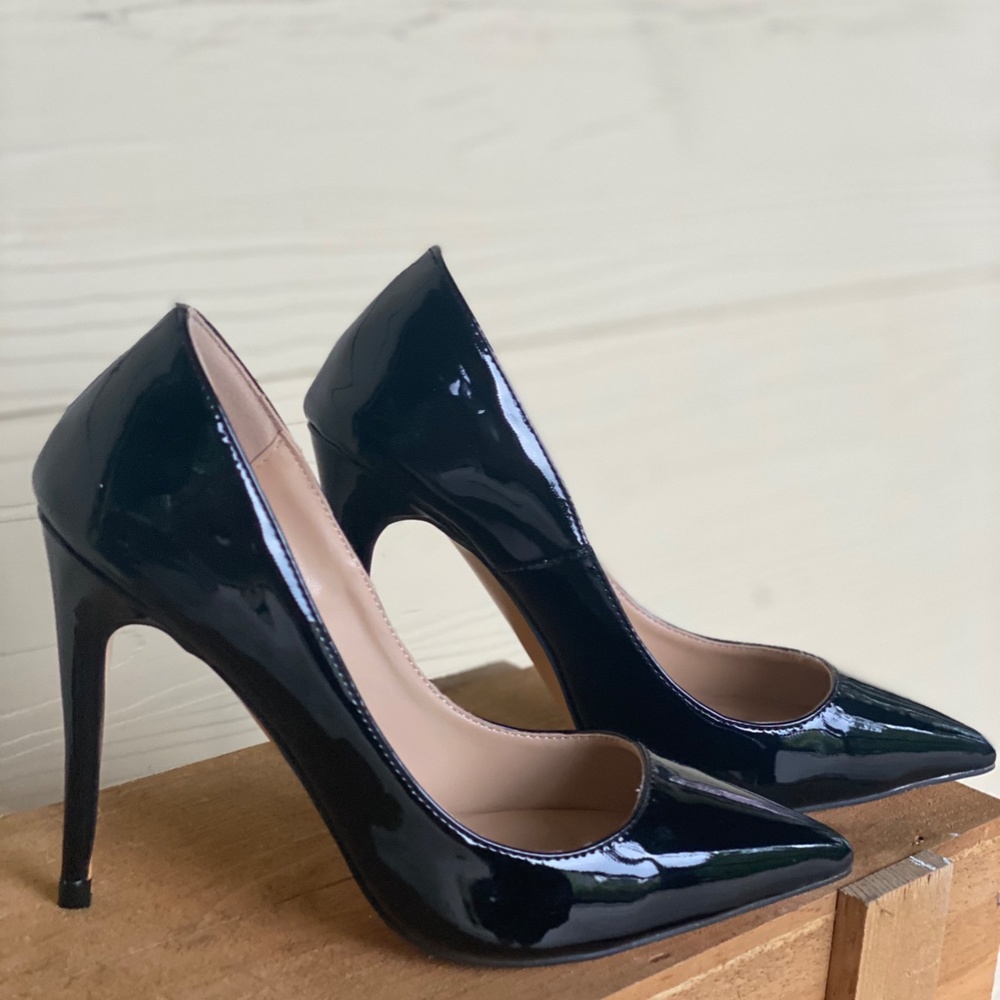 Black Classic Scarpin- SIZE 5